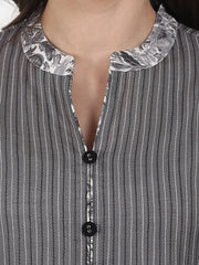 Nayo Women Grey printd 3/4 sleeve cotton low high kurta