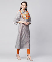 Grey foil printed 3/4th Circle cold shoulder sleeve cotton kurta with tussel work at yoke