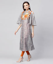 Grey foil printed 3/4th Circle cold shoulder sleeve cotton kurta with tussel work at yoke