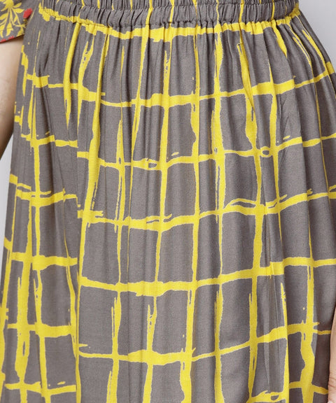 Grey printed 3/4th sleeve cotton kurta with grey checked pallazo