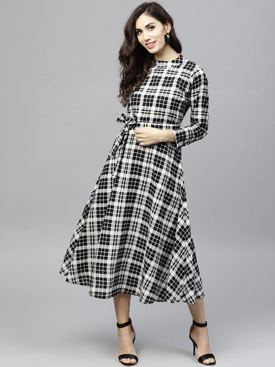 Black & White checked dress with roll collar and 3/4 sleeves