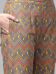 Nayo Women Green & Red Straight Geometric Printed Kurta And Palazzos Set