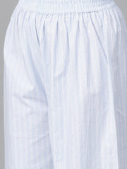 Nayo Women Blue & White Straight Floral Printed Kurta And Palazzos Set