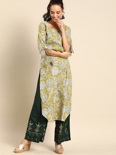 Nayo Women Green Calf Length Three-Quarter Sleeves Straight Floral Printed Cotton Kurta