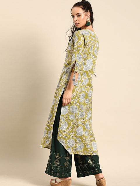 Nayo Women Green Calf Length Three-Quarter Sleeves Straight Floral Printed Cotton Kurta