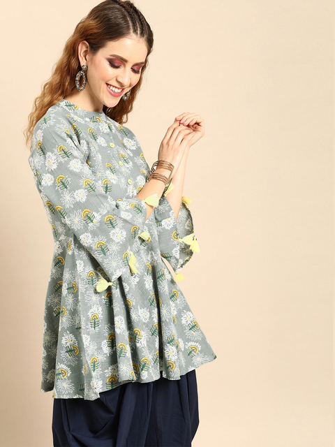 Women Grey  Printed Flared Floral Knitted Pure Cotton Kurti