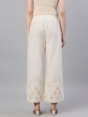 Women Off White Trouser with border print