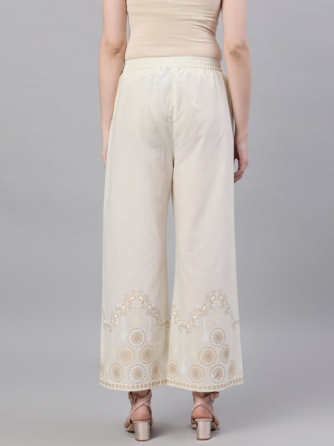 Women Off White Trouser with border print