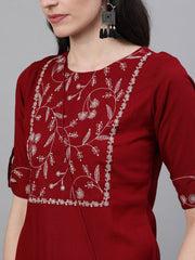 Women Maroon Calf Length Three-Quarter Sleeves Straight Woven Design Printed Viscose Rayon Kurta