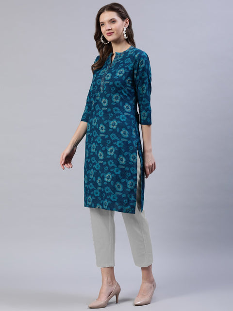 Women Green Straight Kurti With Three Quarter Sleeves