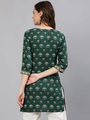Women Green & Gold Printed Tunic With Three Quarter Sleeves
