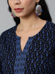Women Black Printed Straight Kurta With Three Quarter Sleeves