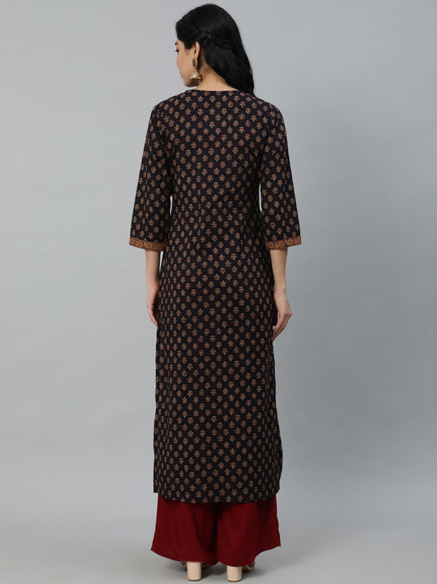 Women Purple Printed Straight Kurta With Three Quarter Sleeves