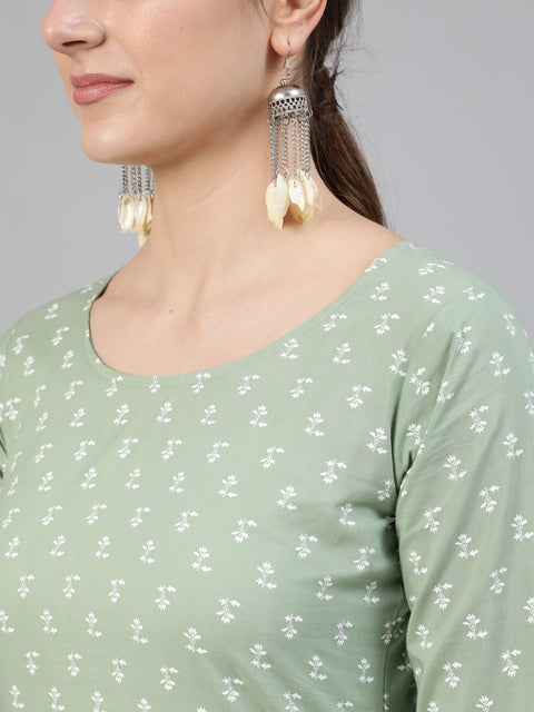 Women Sage Green Printed Straight Kurta With Three Quarter Sleevs
