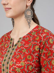 Women Red Floral Printed  Straight Kurta With Three Quarter Sleeves