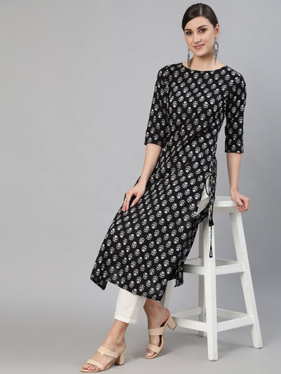 Women Black Ethnic Motif Printed Straight Kurta With Three Quarter Sleeves