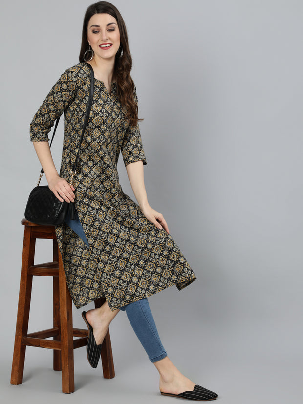 Women Black Abstract Printed Straight Kurta With Three Quarter Sleeves
