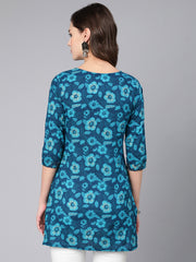 Women Blue Floral Printed Straight Tunic With Three Quarter Sleeves