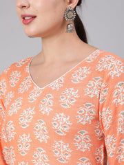 Women Peach Floral Printed Dress With Three Quarter Sleeves