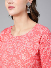 Women Pink Bandhani Printed Straight Kurta With Three Quarter Sleeves
