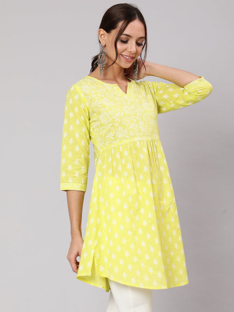 Women Green Printed A-Line Tunic With Three Quarter Sleeves