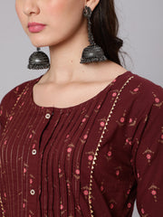 Women Burgundy Ethnic Printed Straight Kurta With Three Quarter Sleeves