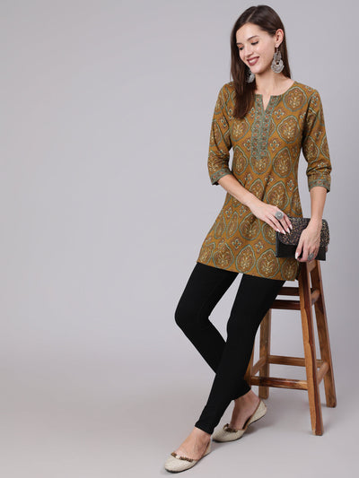Women Green Ethnic Printed Straight Tunic With Three Quarter Sleeves