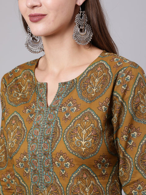 Women Green Ethnic Printed Straight Tunic With Three Quarter Sleeves