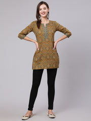 Women Green Ethnic Printed Straight Tunic With Three Quarter Sleeves