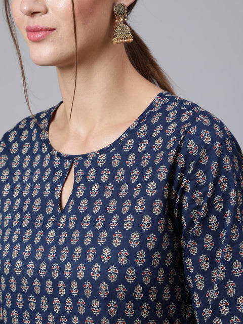 Women Blue Printed straight kurta with three quarter sleeves