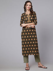 Women Black Printed straight kurta with three quarter sleeves