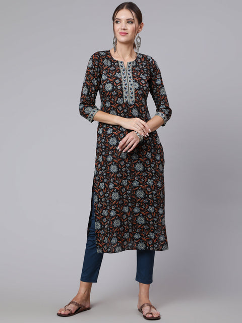 Women Black Printed straight kurta with three quarter sleeves