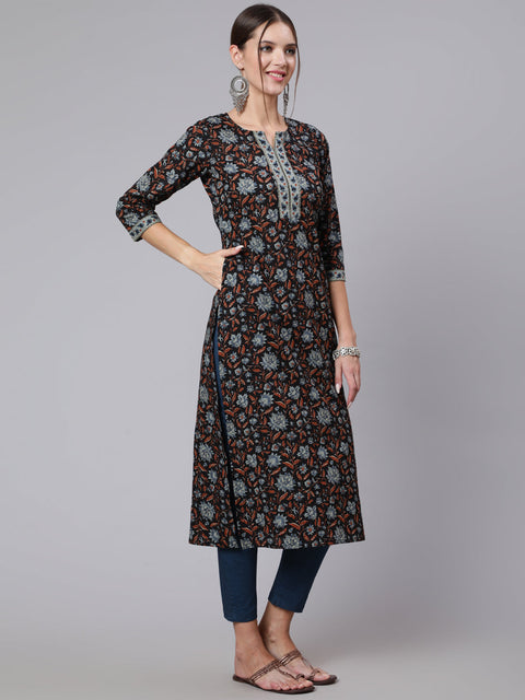 Women Black Printed straight kurta with three quarter sleeves