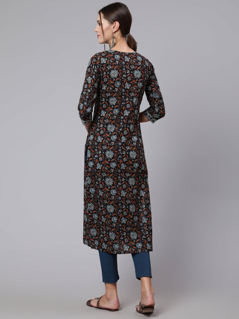 Women Black Printed straight kurta with three quarter sleeves
