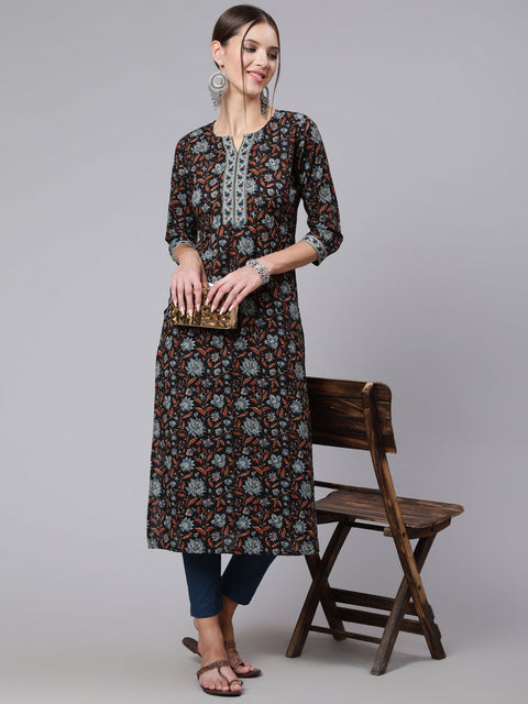 Women Black Printed straight kurta with three quarter sleeves