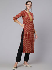 Women Maroon Printed straight kurta with three quarter sleeves