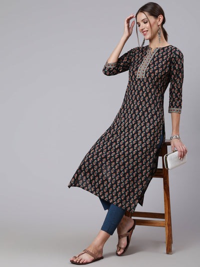Women Black Printed straight kurta with three quarter sleeves