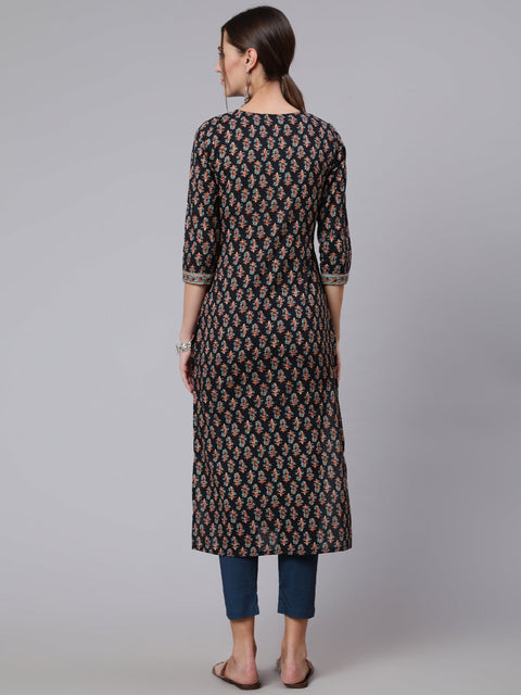 Women Black Printed straight kurta with three quarter sleeves
