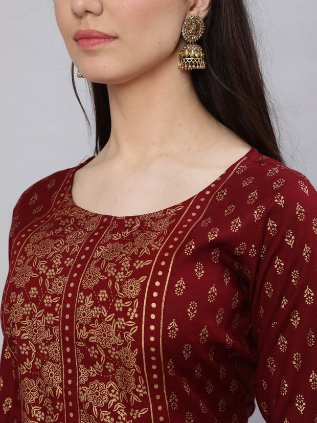Women Maroon Printed Straight Kurta With Three Quarter Sleeves