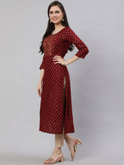 Women Maroon Printed Straight Kurta With Three Quarter Sleeves