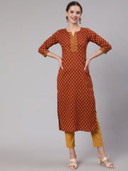 Women Maroon Ethnic Printed Straight Kurta With Three Quarter Sleeves