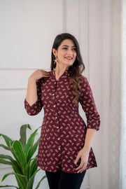 Women Burgundy Printed Straight Tunic With Three Quarter Sleeves