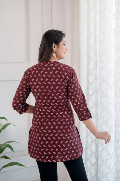 Women Burgundy Printed Straight Tunic With Three Quarter Sleeves