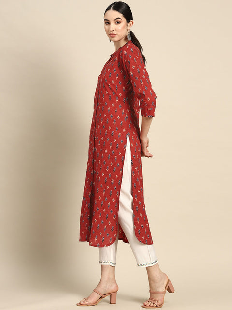 Women Red Straight Kurta With Three Quarter Sleeves