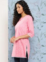 Women Pink Straight Tunic With Three Quaretr Sleeves
