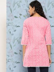 Women Pink Straight Tunic With Three Quaretr Sleeves
