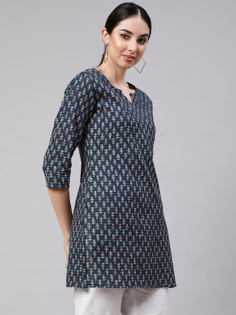 Women Blue Straight Tunic With Three Quaretr Sleeves