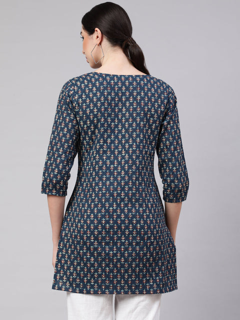 Women Blue Straight Tunic With Three Quaretr Sleeves