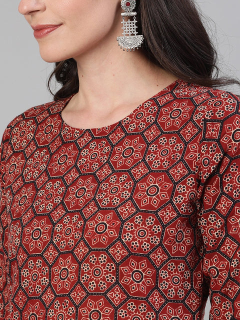 Women Maroon Calf Length Three-Quarter Sleeves Straight Ethnic Motif Printed Cotton Kurta with pockets And Face Mask