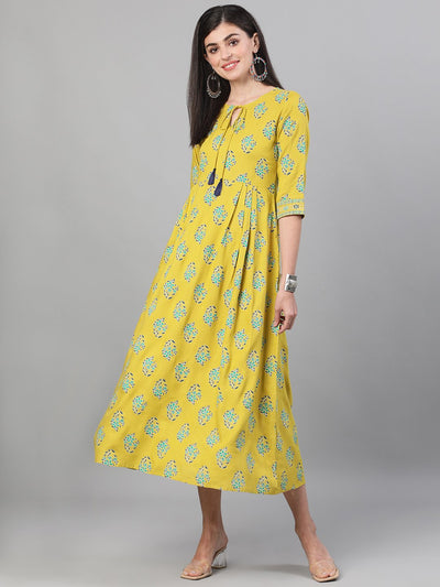 Women Green Printed Round Neck Viscose Rayon Fit and Flare Dress with pockets